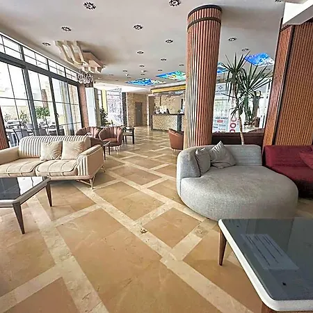 Monte Carlo Hotel